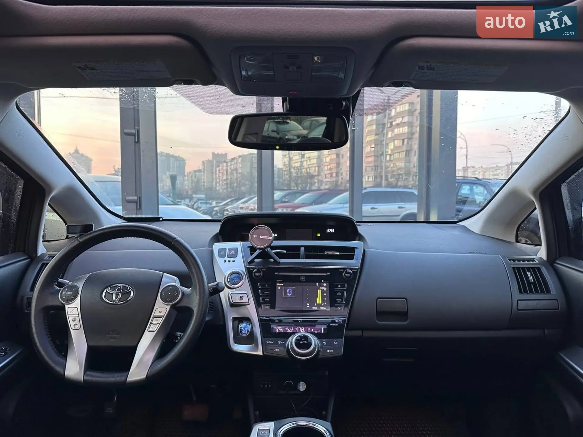 2015 Toyota Prius v (+) - мініатюра 13