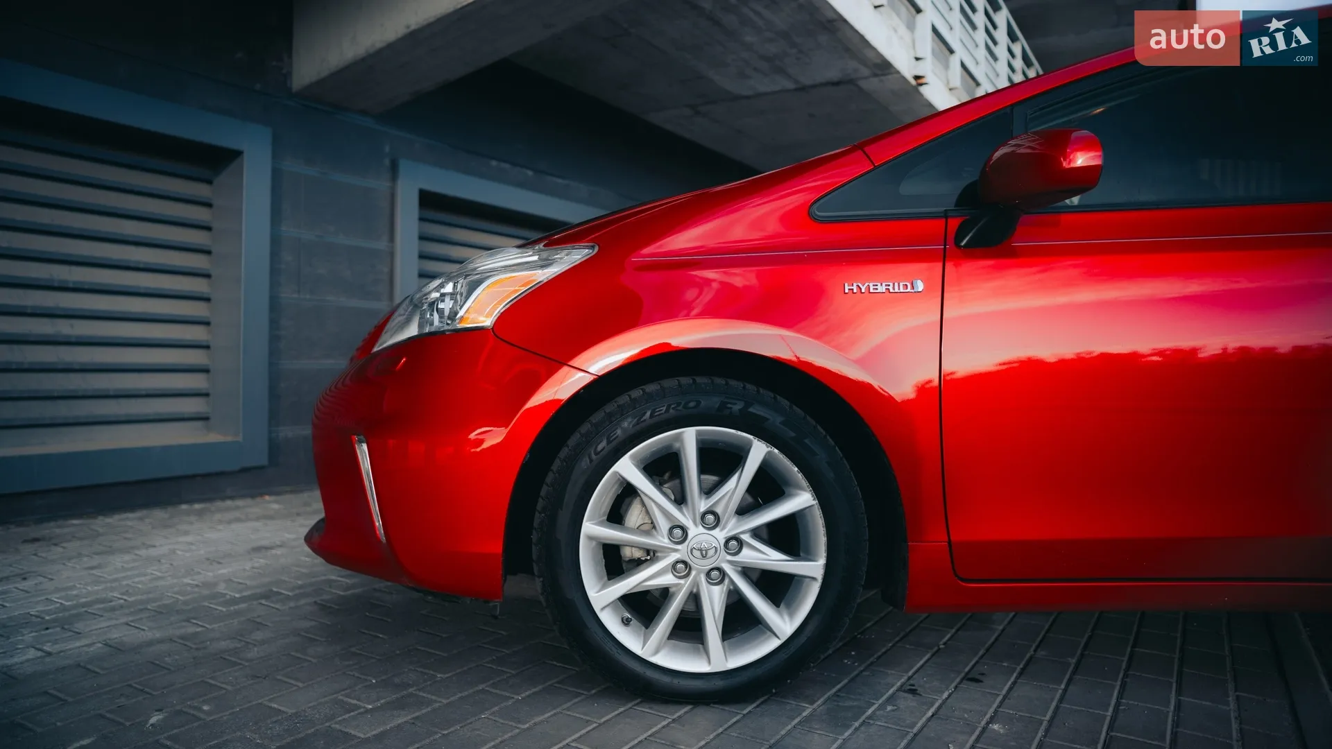 2013 Toyota Prius v (+) - мініатюра 3