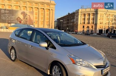 Универсал Toyota Prius v 2012 в Харькове