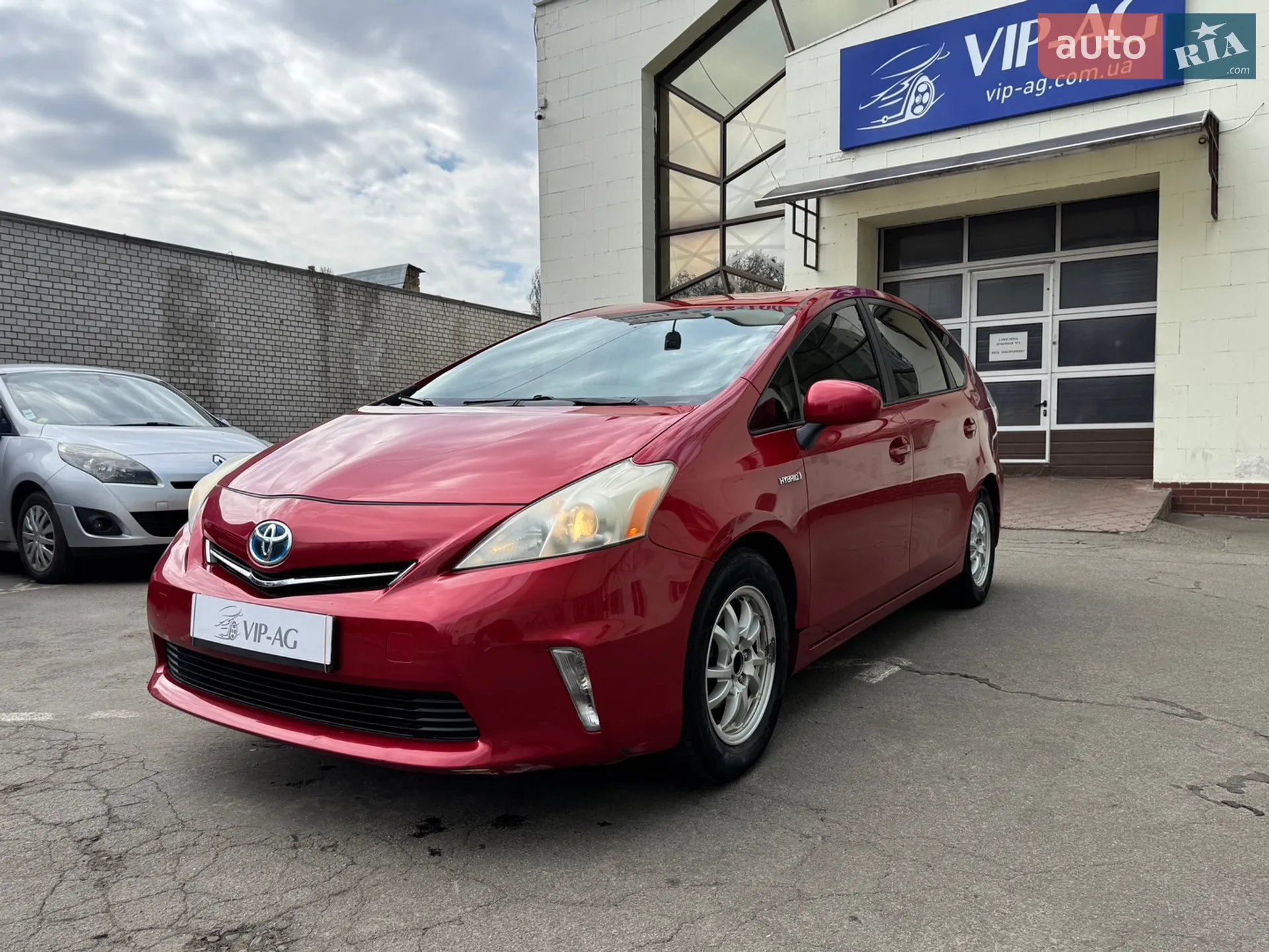 2013 Toyota Prius v (+) - мініатюра 2