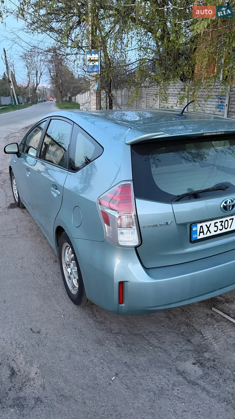 2015 Toyota Prius v (+) - мініатюра 5