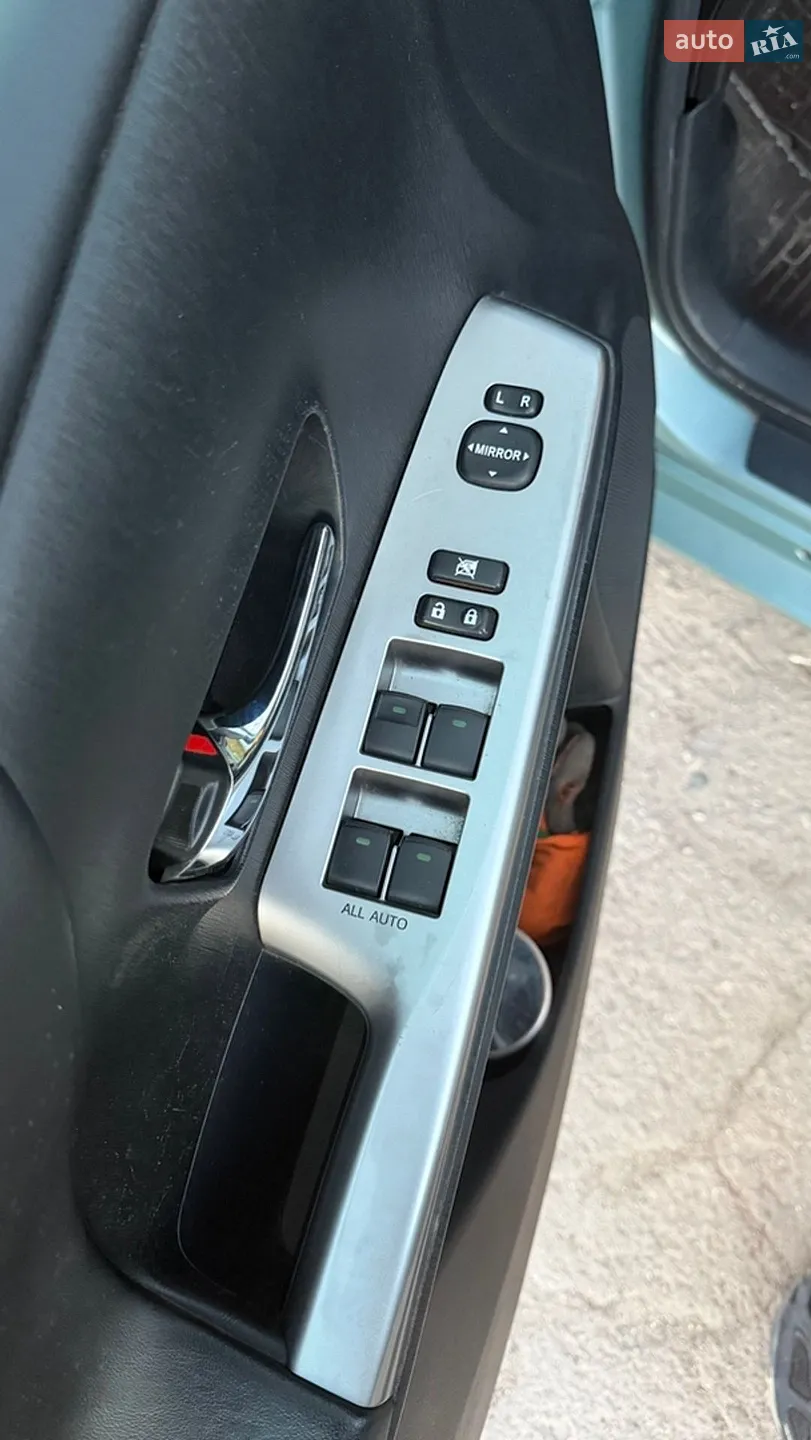 2015 Toyota Prius v (+) - мініатюра 37