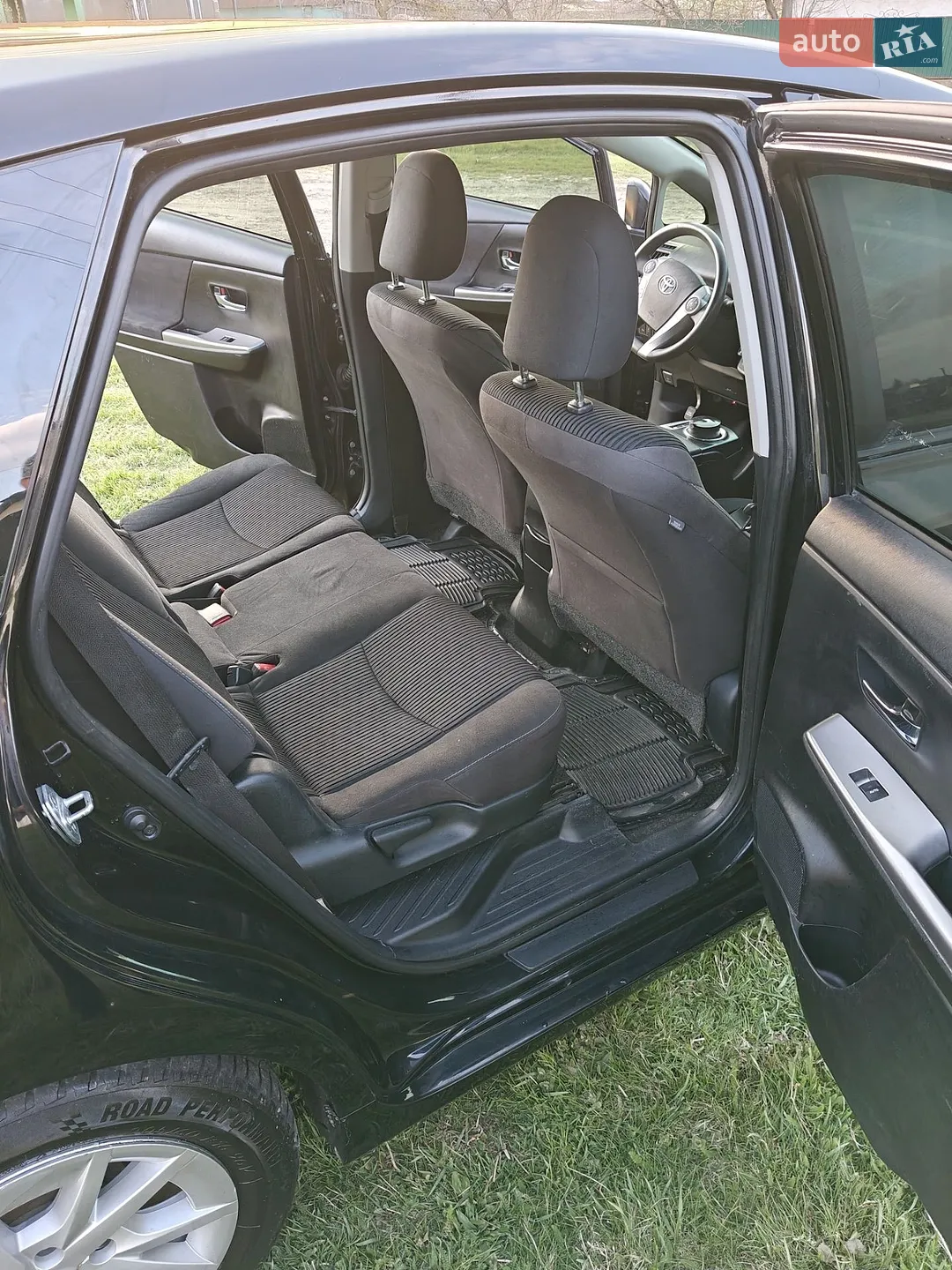 2015 Toyota Prius v (+) - мініатюра 7