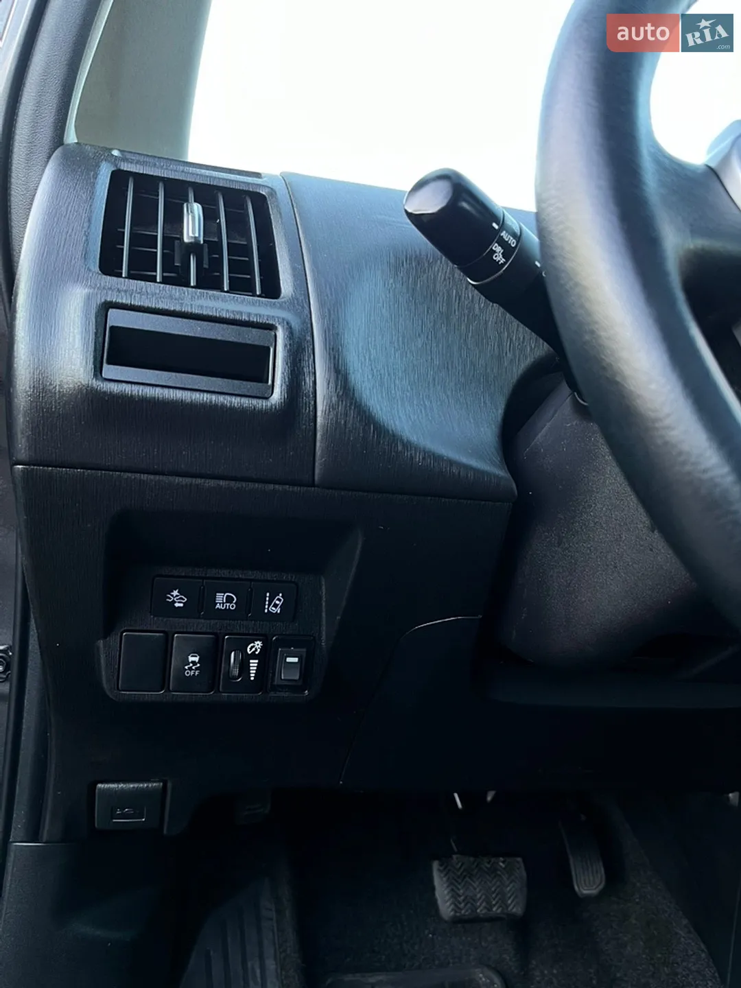 2014 Toyota Prius v (+) - мініатюра 39