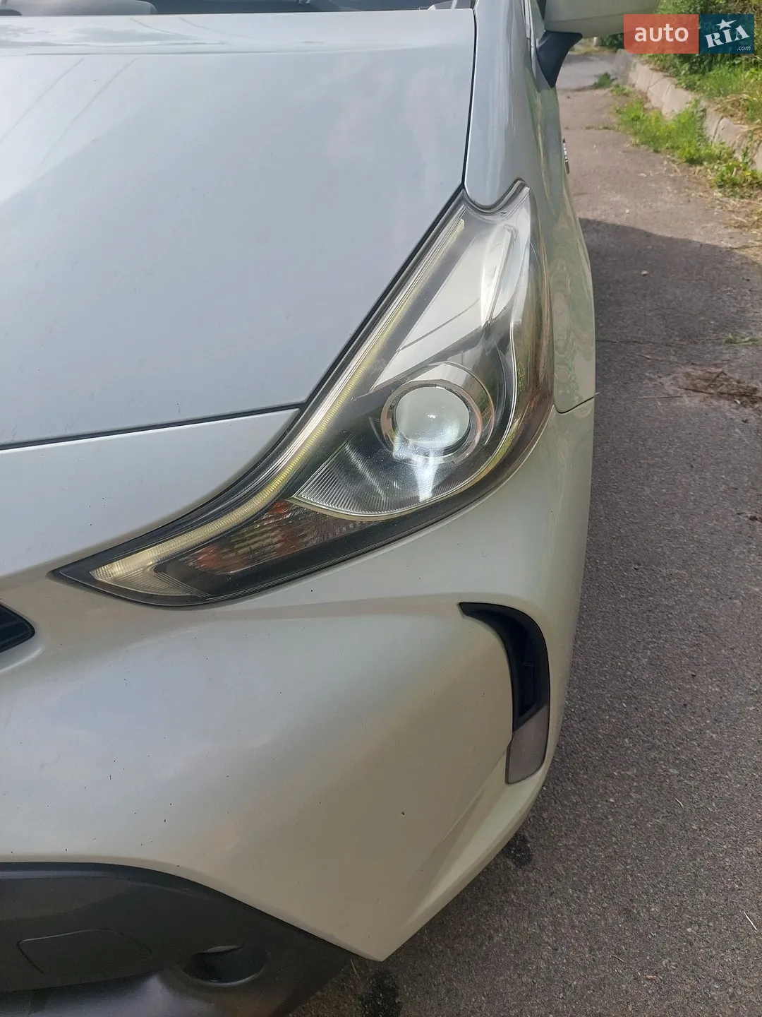 2015 Toyota Prius v (+) - мініатюра 10
