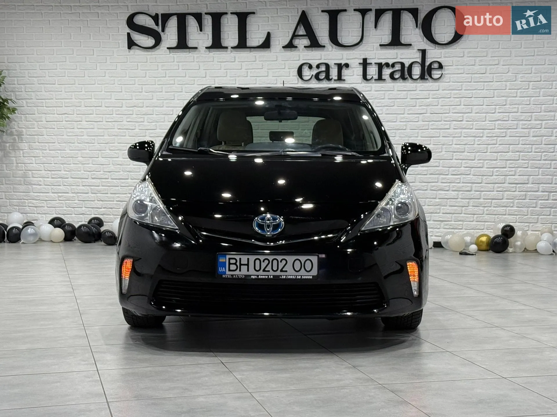 2013 Toyota Prius v (+) - мініатюра 4