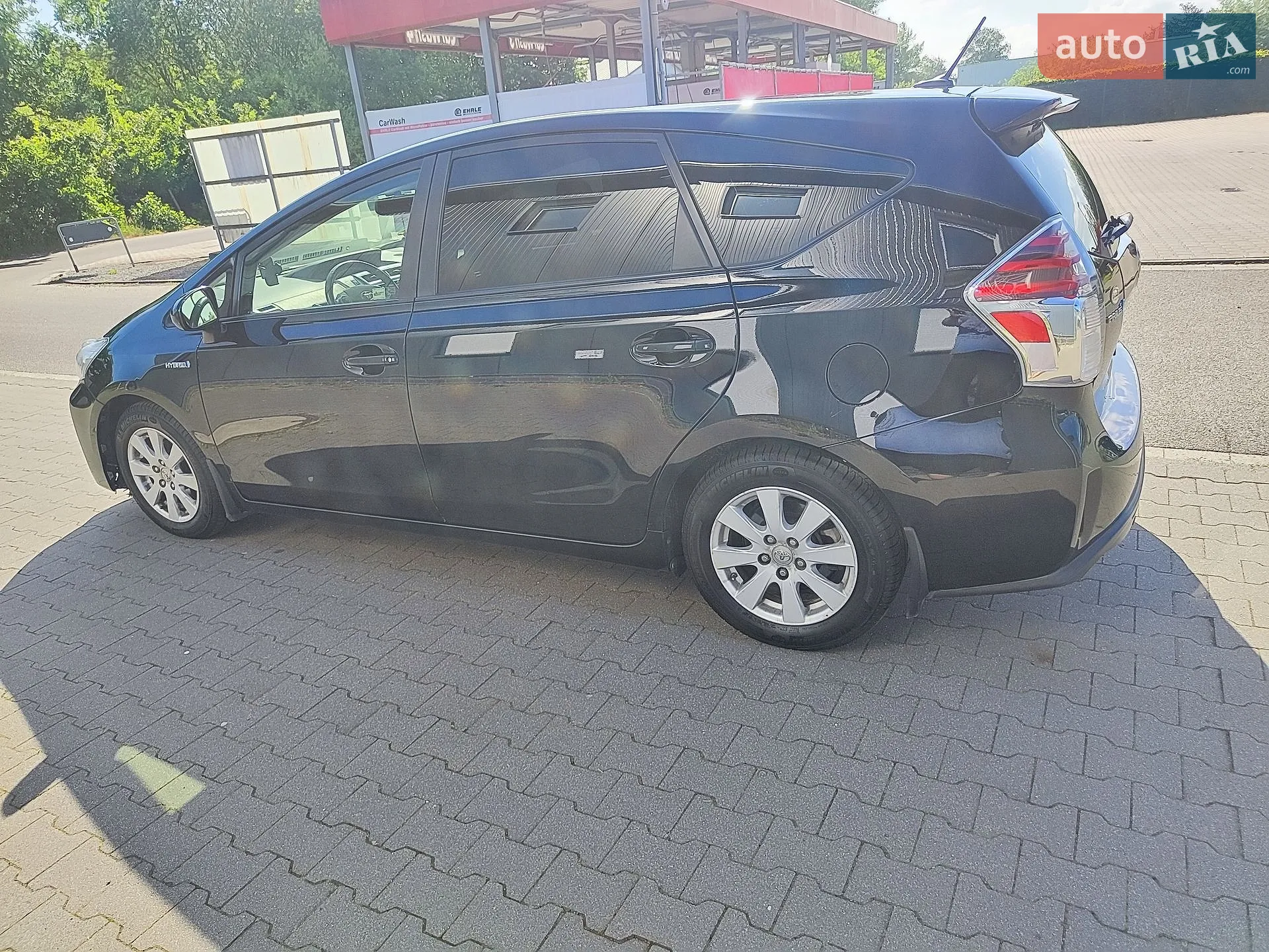 2016 Toyota Prius v (+) - мініатюра 4