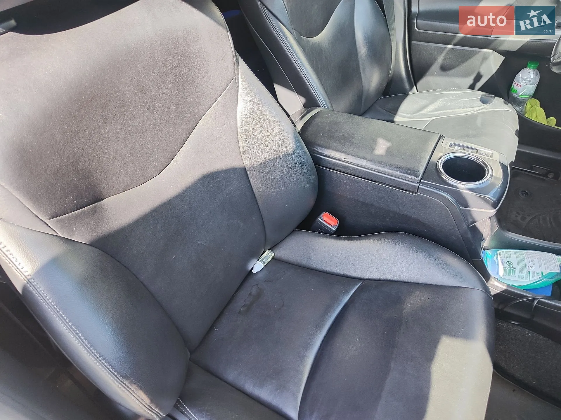 2016 Toyota Prius v (+) - мініатюра 12