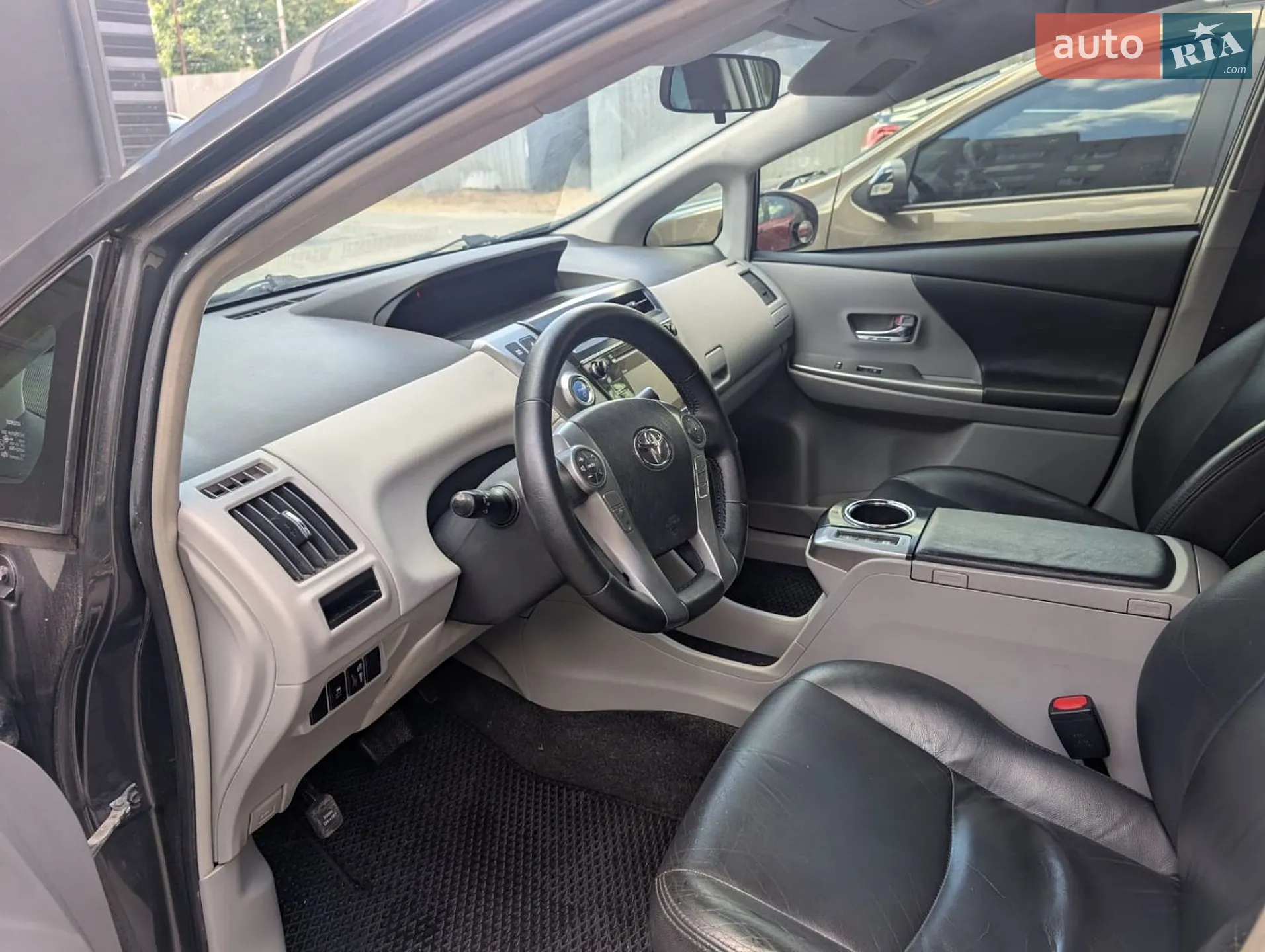 2015 Toyota Prius v (+) - мініатюра 25