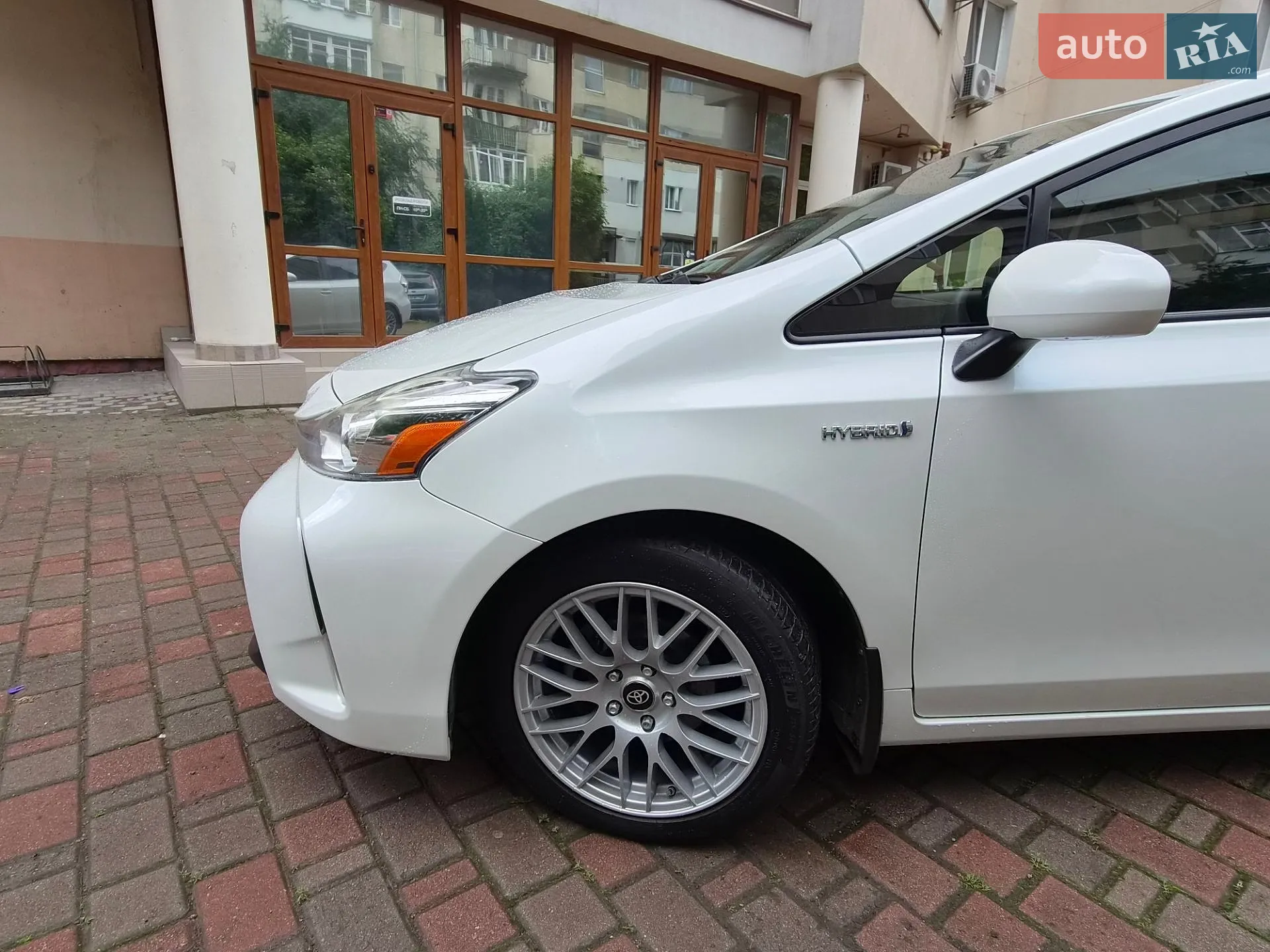 2014 Toyota Prius v (+) - мініатюра 10