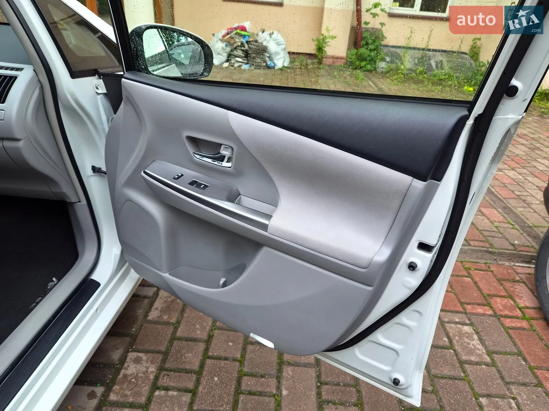 2014 Toyota Prius v (+) - мініатюра 43