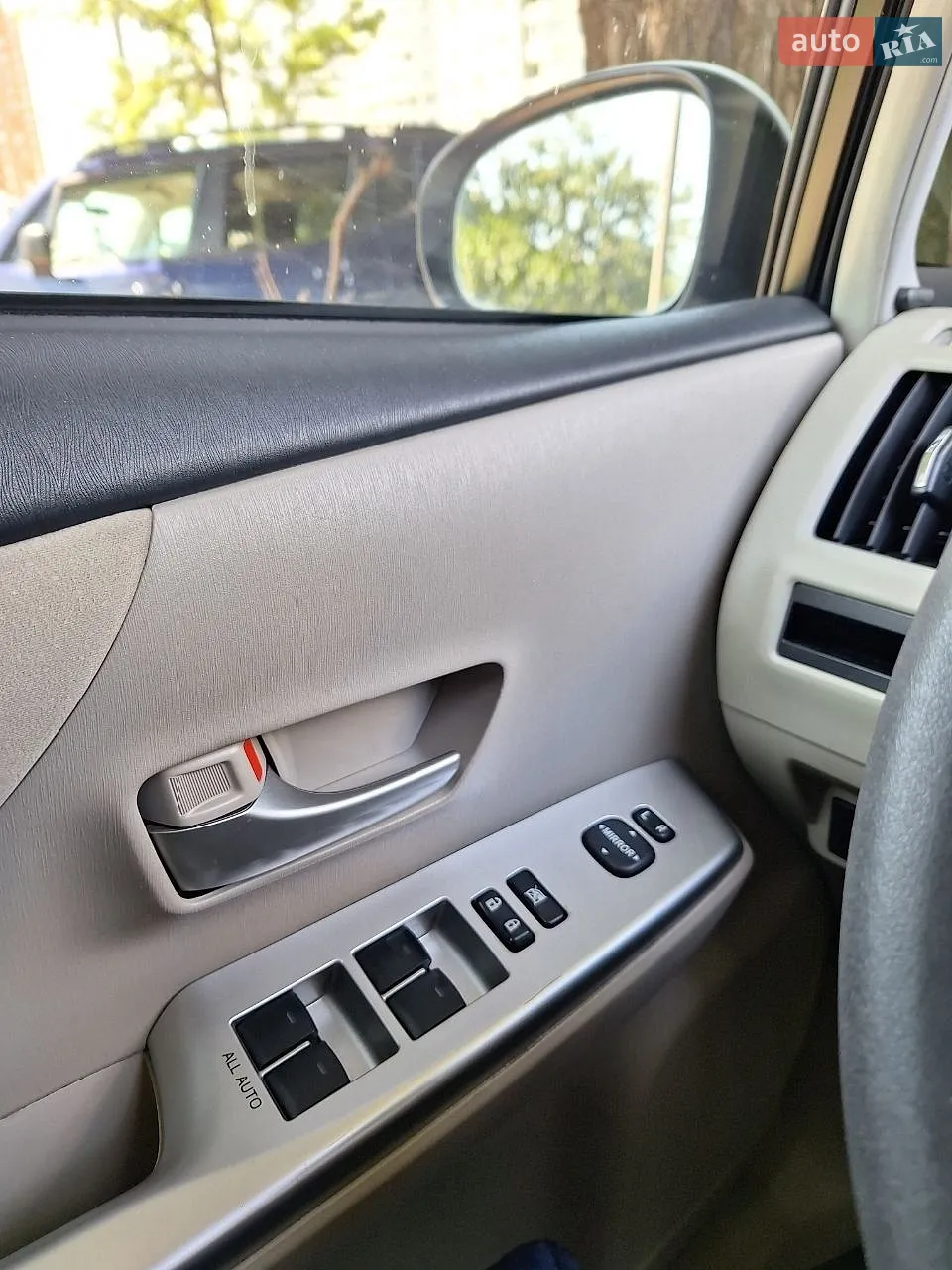 2012 Toyota Prius v (+) - мініатюра 13