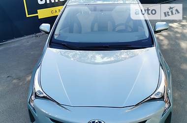 Седан Toyota Prius 2016 в 