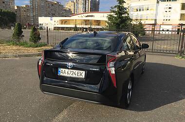 Хэтчбек Toyota Prius 2016 в Киеве