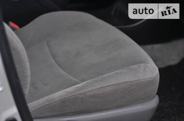 Седан Toyota Prius 2015 в 