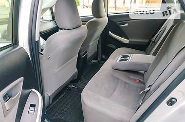 Седан Toyota Prius 2015 в 