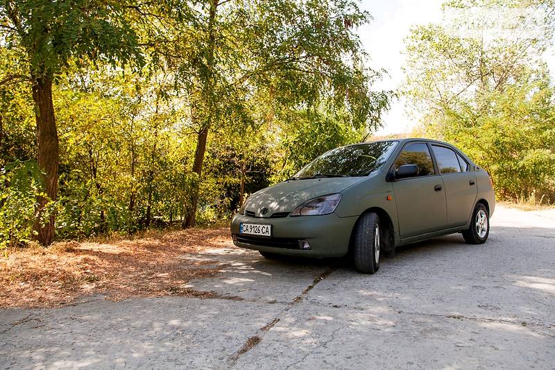 Седан Toyota Prius 2001 в Каневе