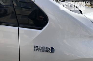 Седан Toyota Prius 2017 в Чопе