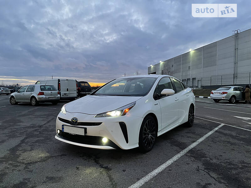 Ліфтбек Toyota Prius 2019 в Рівному
