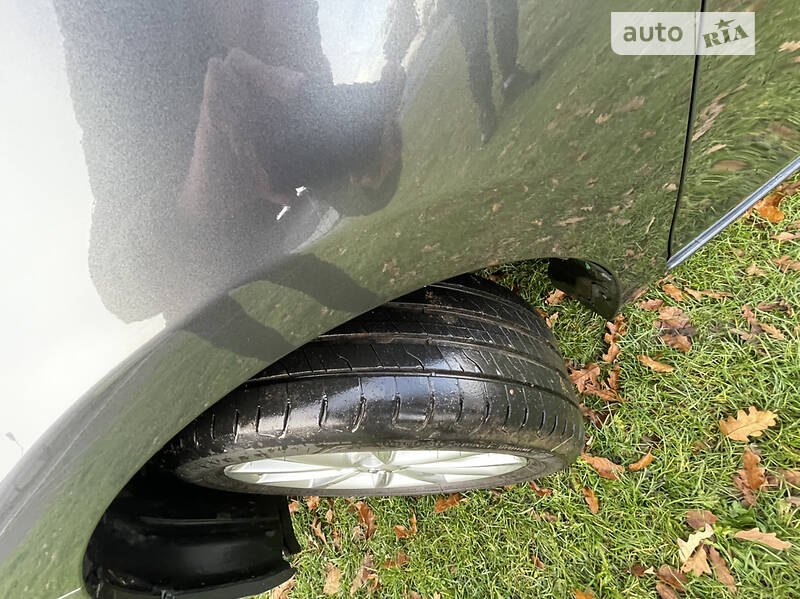 Хетчбек Toyota Prius 2012 в Дніпрі