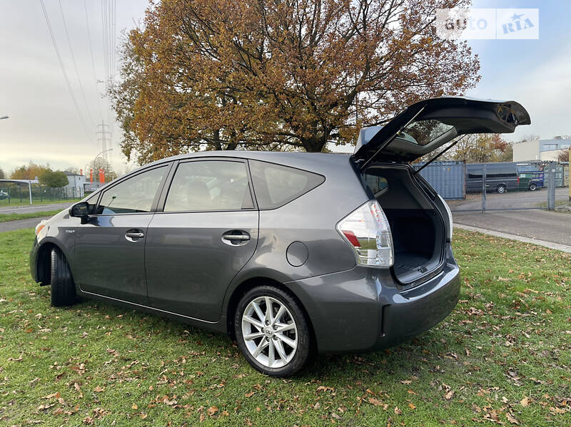 Хетчбек Toyota Prius 2012 в Дніпрі