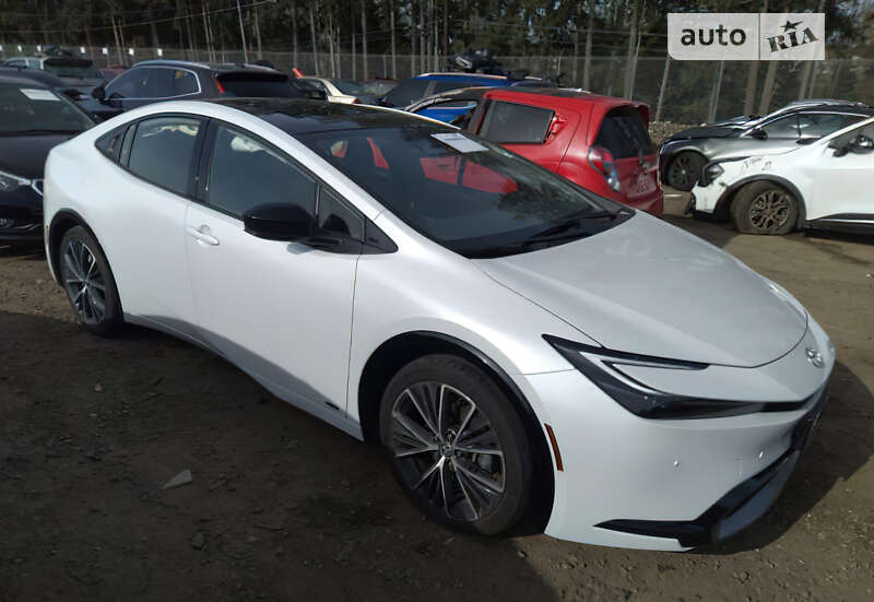 Хетчбек Toyota Prius 2023 в 
