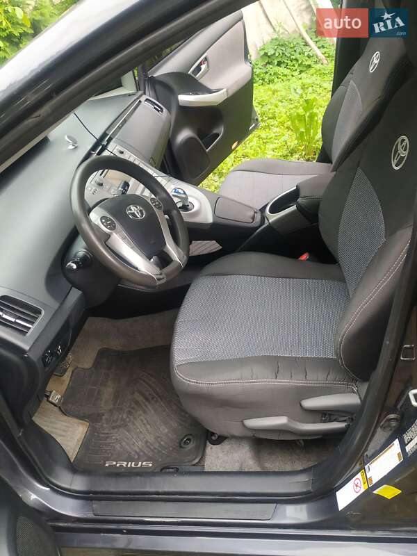 Хэтчбек Toyota Prius 2014 в Стрые