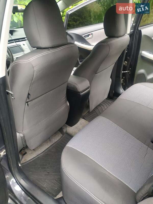 Хэтчбек Toyota Prius 2014 в Стрые