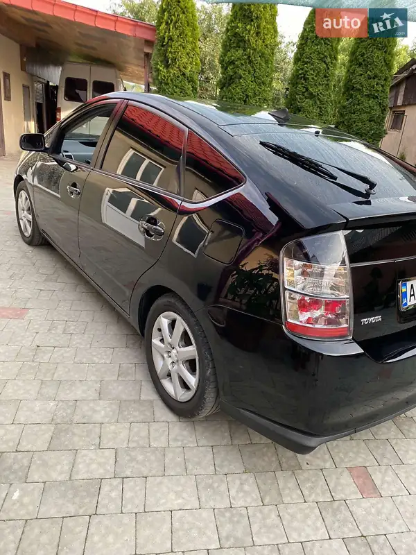 Хетчбек Toyota Prius 2004 в 