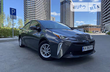 Хэтчбек Toyota Prius 2019 в Киеве