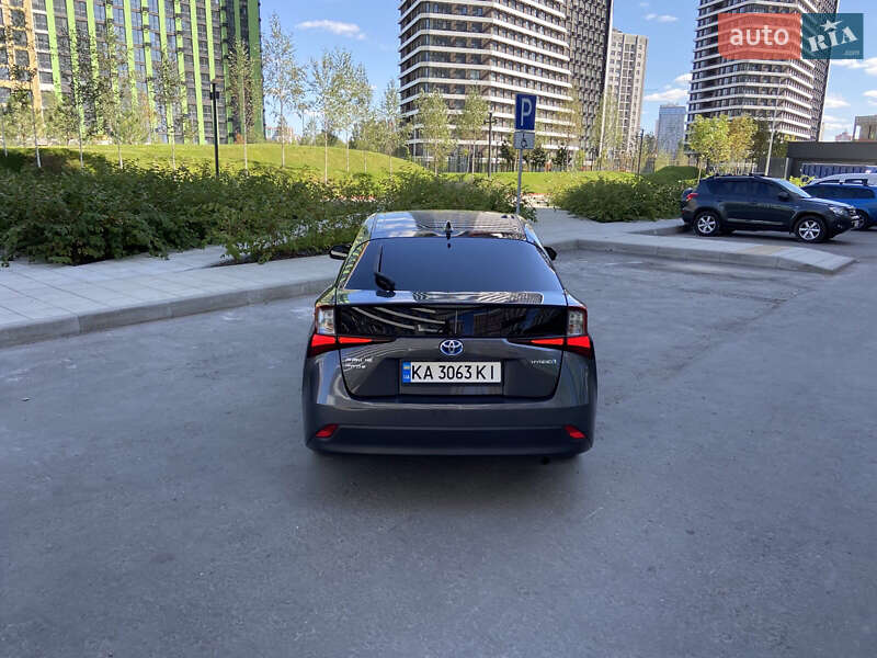 Хетчбек Toyota Prius 2019 в Києві
