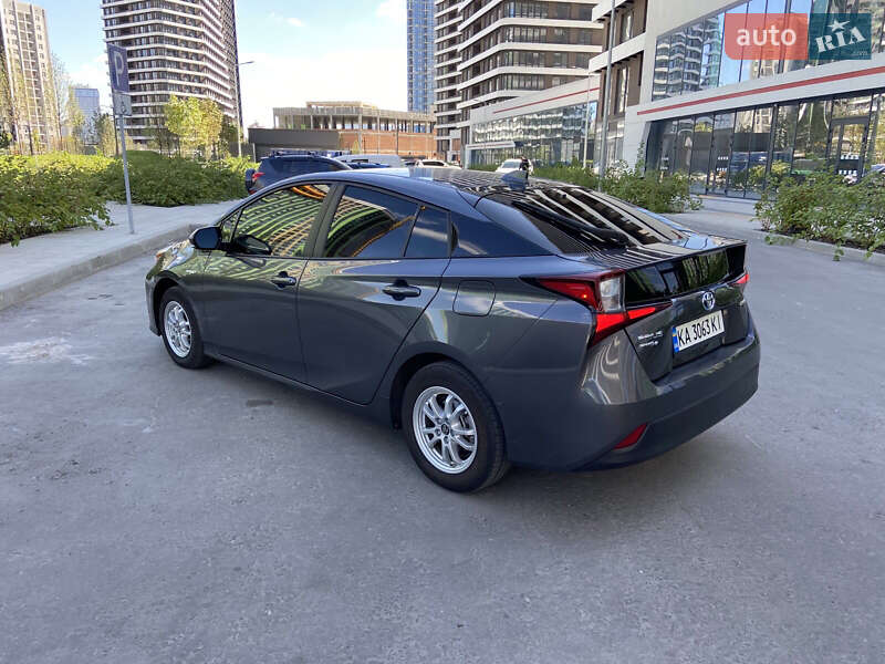 Хетчбек Toyota Prius 2019 в Києві