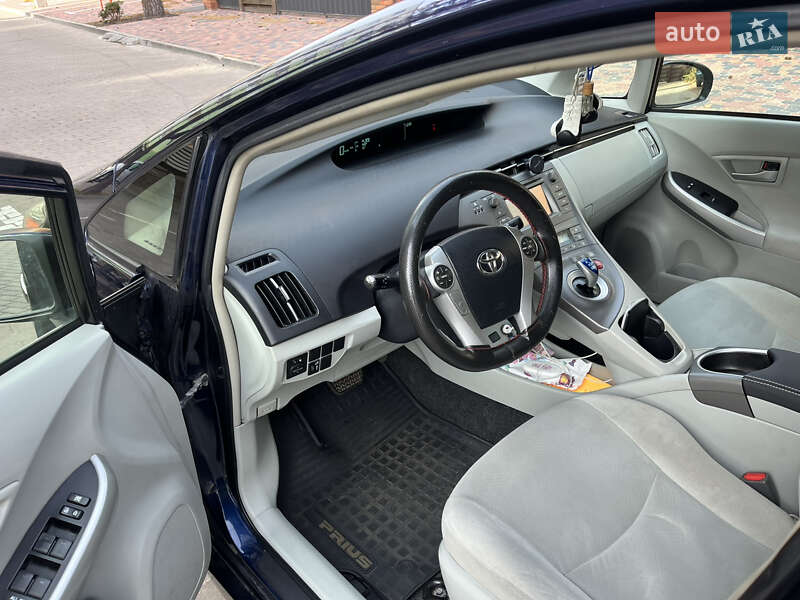 Хэтчбек Toyota Prius 2013 в Киеве