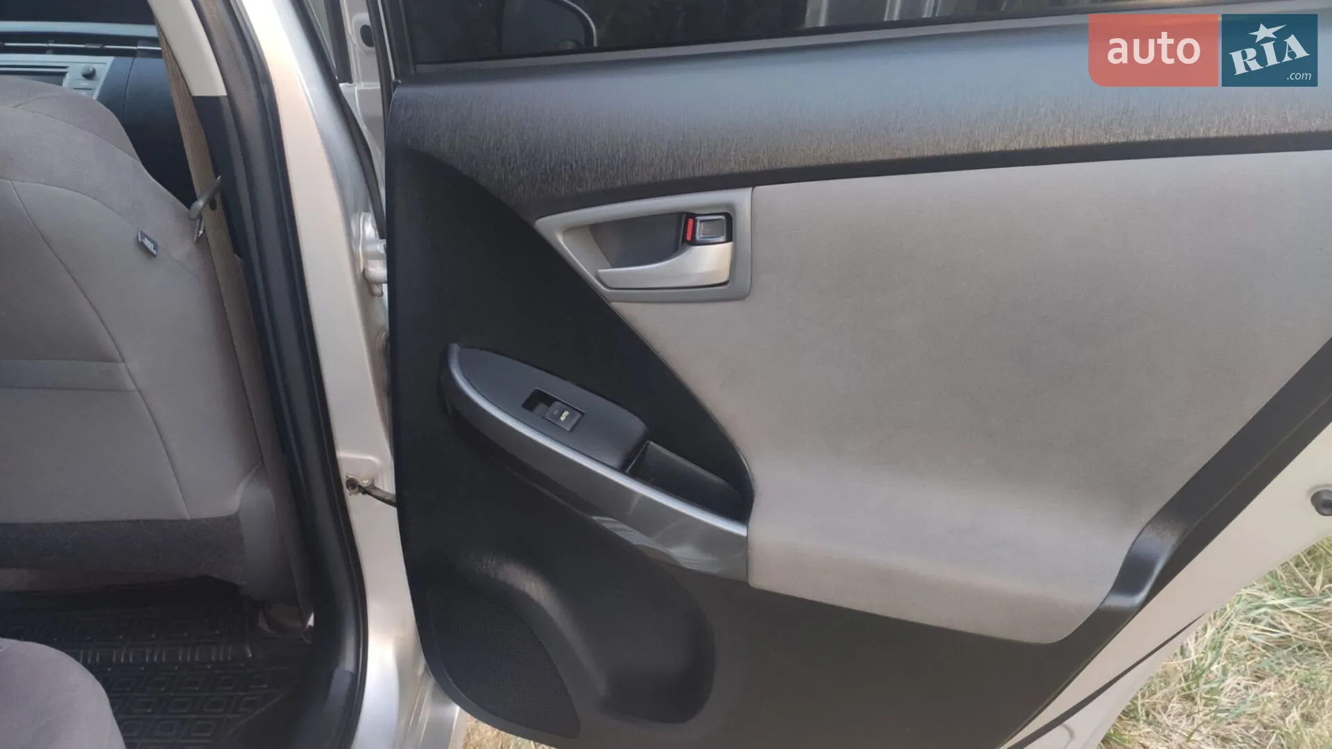 2013 Toyota Prius - мініатюра 32