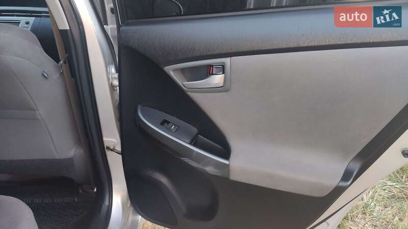 Хетчбек Toyota Prius 2013 в Миколаєві