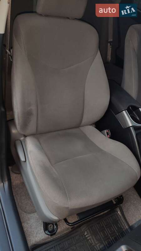 Хетчбек Toyota Prius 2013 в Миколаєві