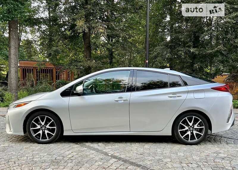 Хетчбек Toyota Prius 2019 в Львові