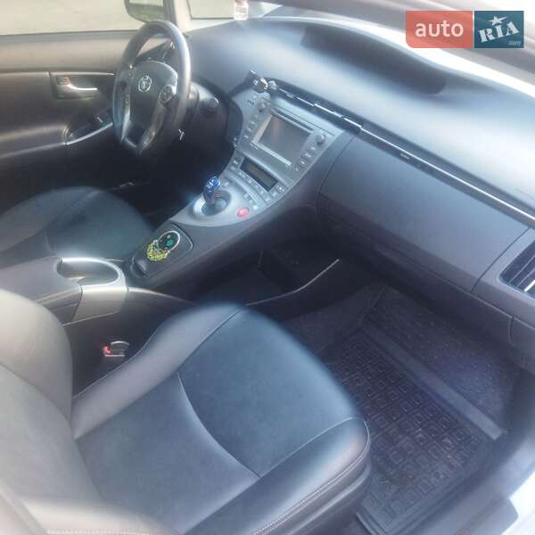 Хэтчбек Toyota Prius 2014 в Житомире