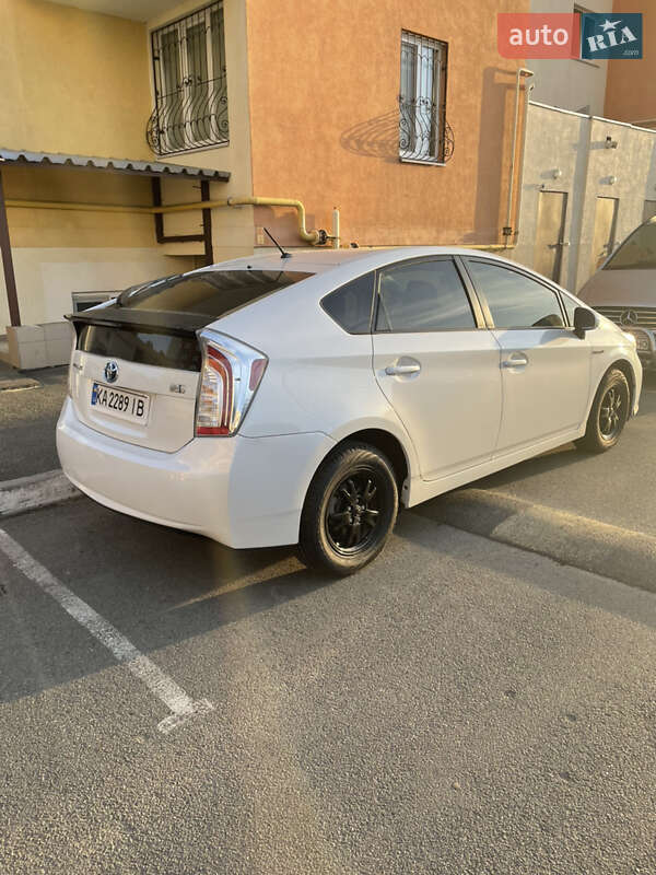 Хэтчбек Toyota Prius 2012 в Киеве