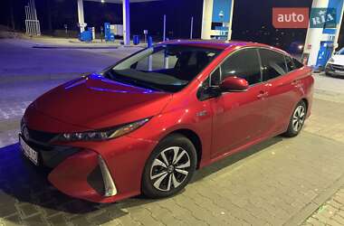 Хэтчбек Toyota Prius 2017 в Львове
