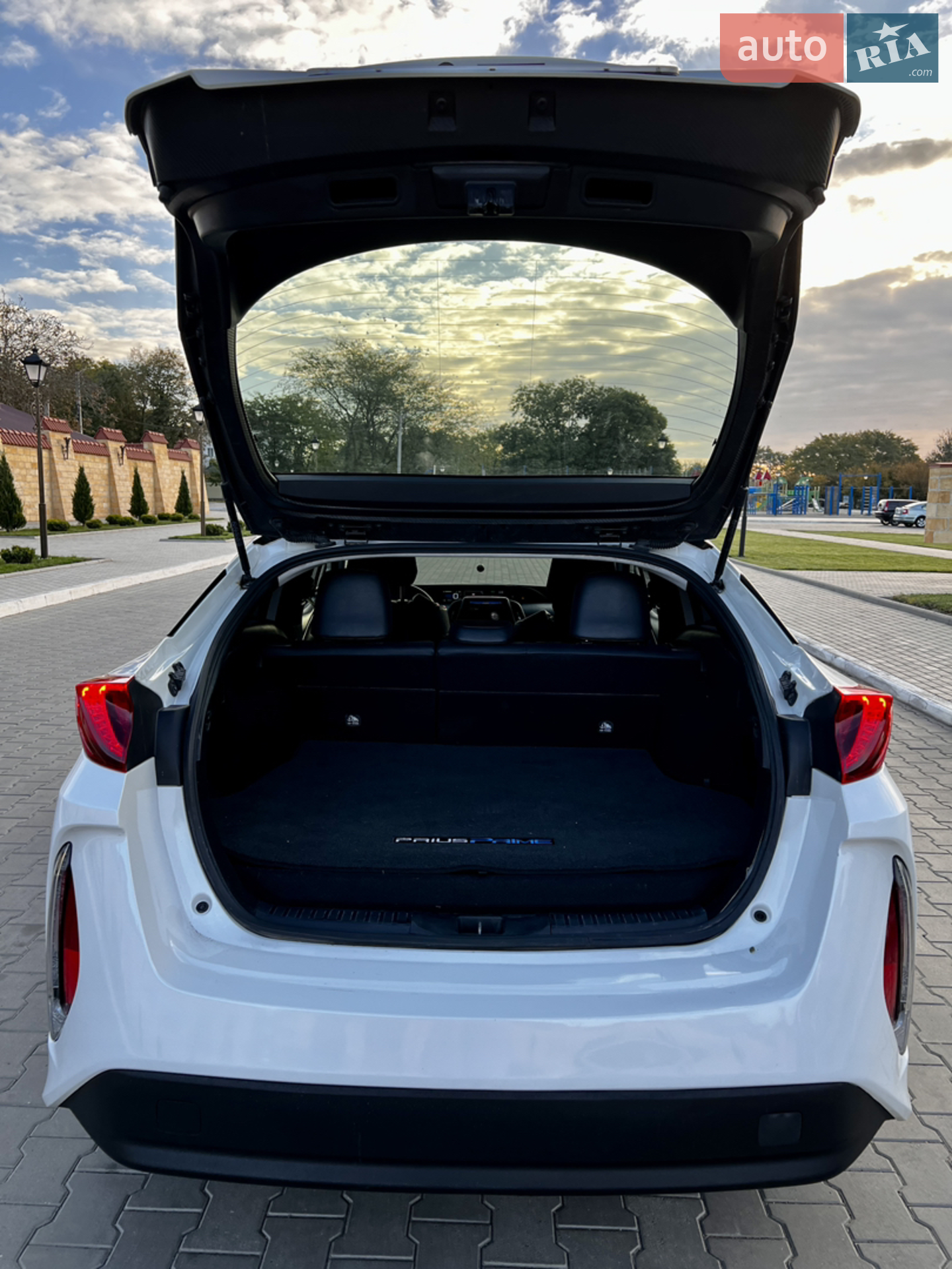 2019 Toyota Prius - мініатюра 8