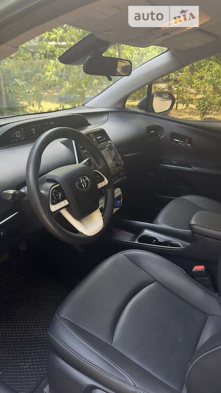 Хетчбек Toyota Prius 2018 в Петропавлівці