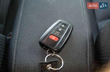 Хетчбек Toyota Prius 2021 в Києві