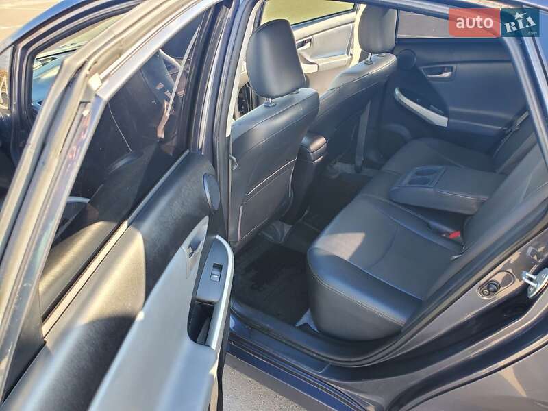 Хетчбек Toyota Prius 2013 в Дніпрі