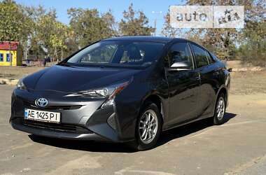 Хетчбек Toyota Prius 2016 в Дніпрі