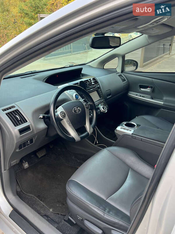 Хетчбек Toyota Prius 2014 в Києві