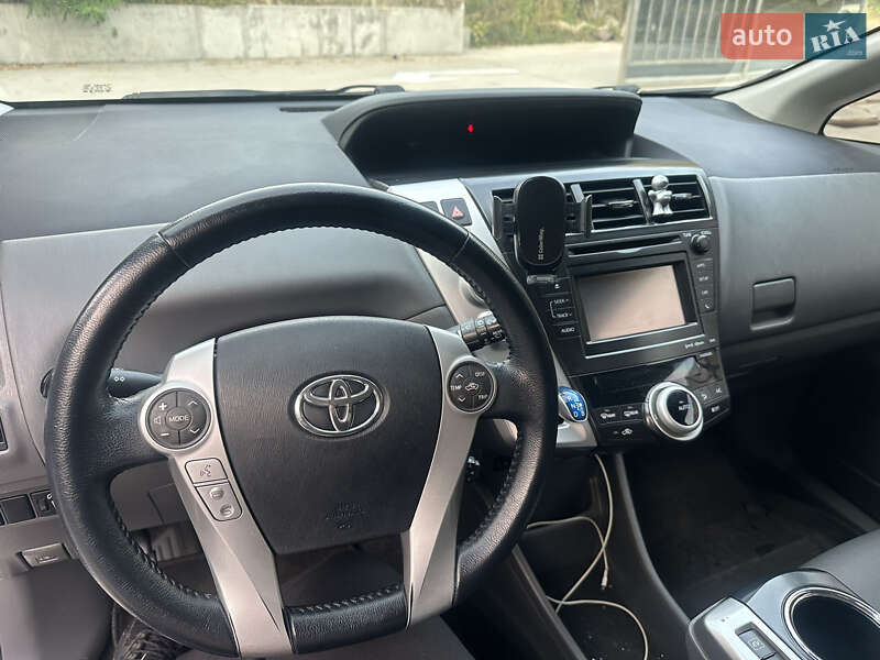 Хетчбек Toyota Prius 2014 в Києві