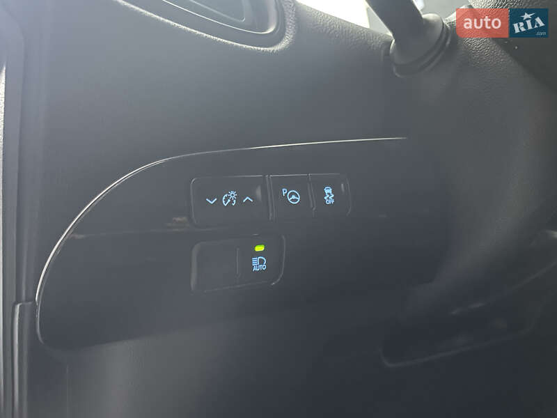 Хэтчбек Toyota Prius 2019 в Ивано-Франковске