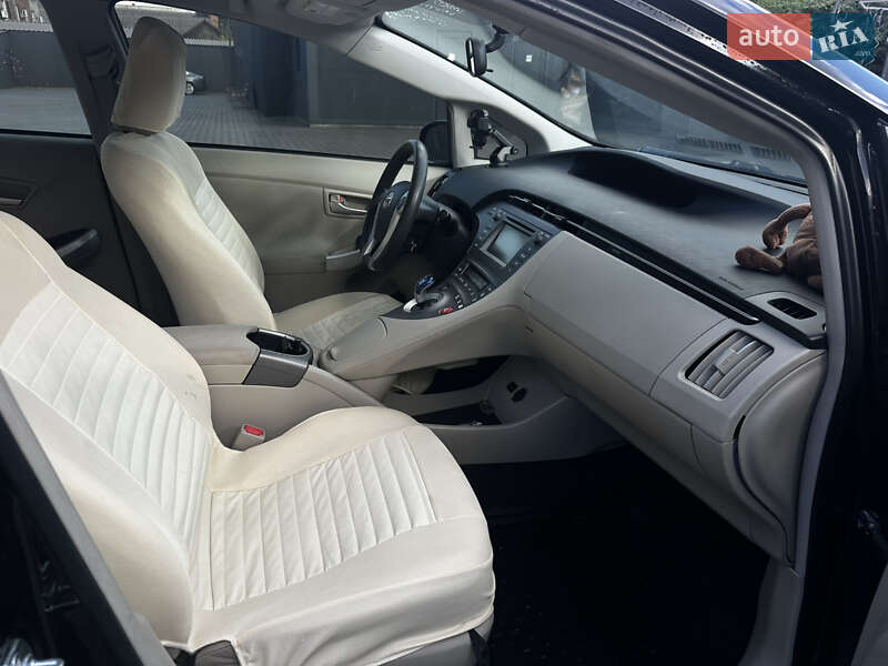 Хэтчбек Toyota Prius 2014 в Каменском фото 9 Хэтчбек Toyota Prius 2014 в Каменском