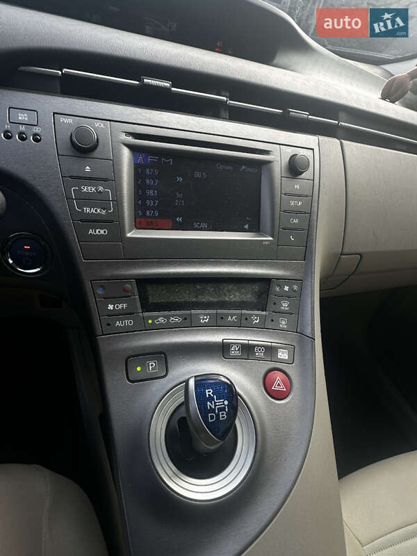 Хэтчбек Toyota Prius 2014 в Каменском фото 13 Хэтчбек Toyota Prius 2014 в Каменском